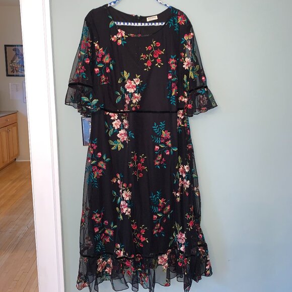 Kiyonna Wildflower Embroidered Dress -- size 1X--your Fancy DRESS - Picture 7 of 8